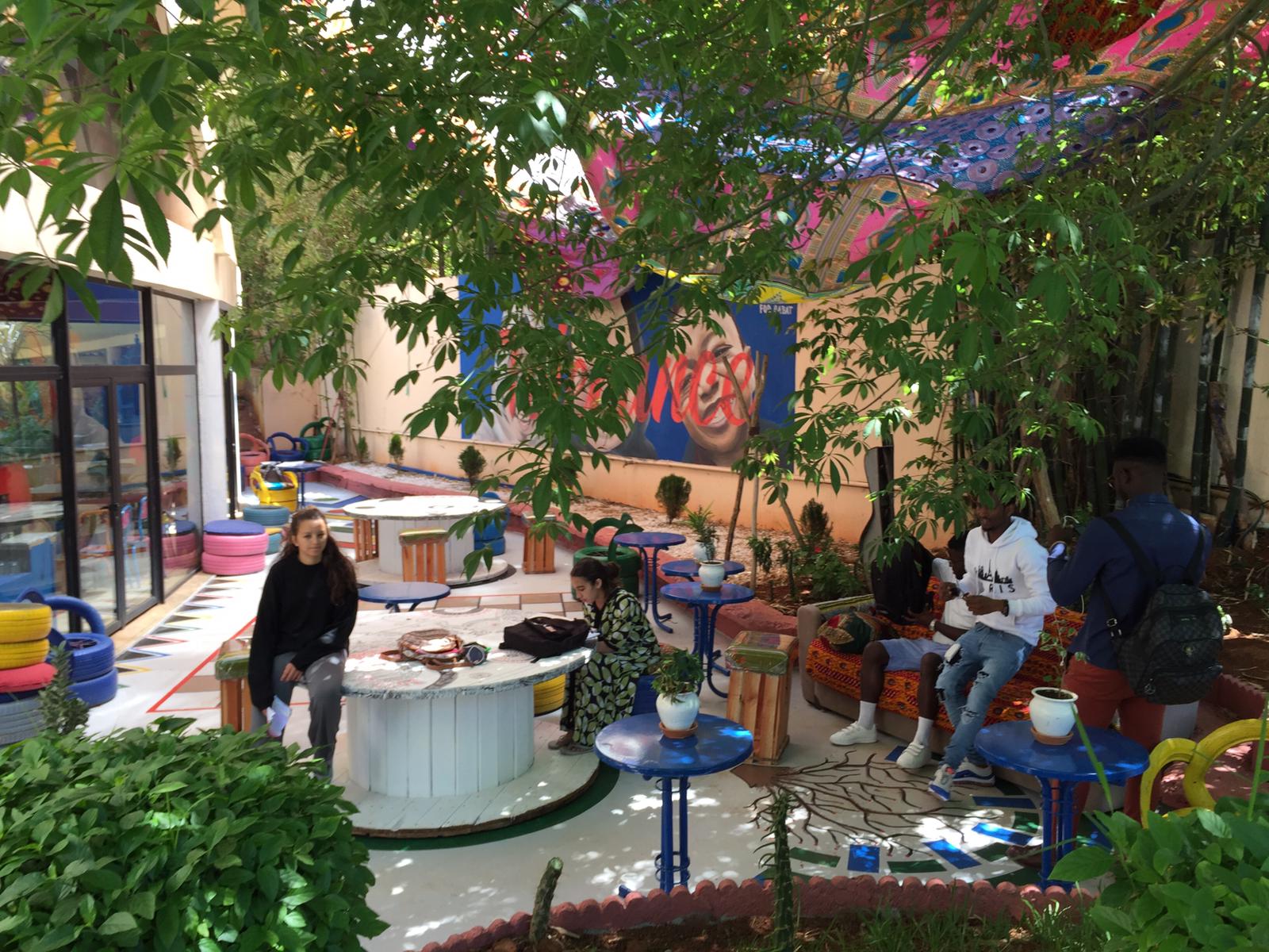 Nouveaux espaces au centre de la Fondation Orient-Occident de Rabat – Un espace de détente et d’étude et de nouvelles tablettes à la disposition du public! Découvrez quelques photos